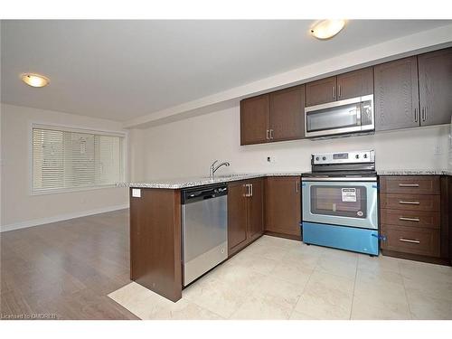 30 Skinner Drive, Guelph, ON - Indoor Photo Showing Kitchen With Stainless Steel Kitchen