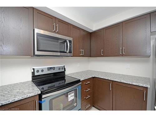 30 Skinner Drive, Guelph, ON - Indoor Photo Showing Kitchen