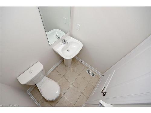 30 Skinner Drive, Guelph, ON - Indoor Photo Showing Bathroom