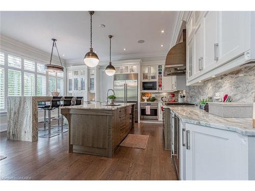 434 Smith Lane, Oakville, ON - Indoor Photo Showing Kitchen With Upgraded Kitchen