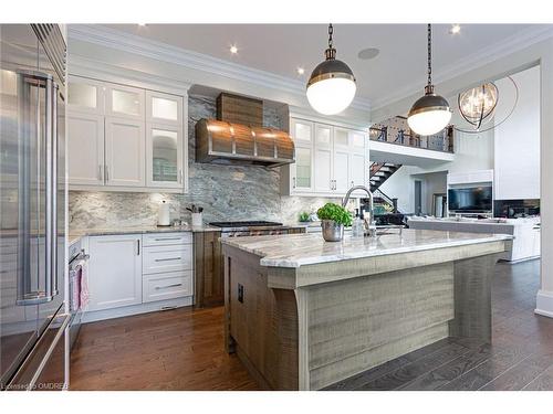 434 Smith Lane, Oakville, ON - Indoor Photo Showing Kitchen With Upgraded Kitchen