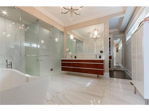 434 Smith Lane, Oakville, ON - Indoor Photo Showing Bathroom