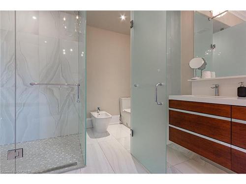 434 Smith Lane, Oakville, ON - Indoor Photo Showing Bathroom