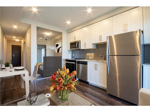 1505-15 Queen St S Street S, Hamilton, ON - Indoor Photo Showing Kitchen With Stainless Steel Kitchen