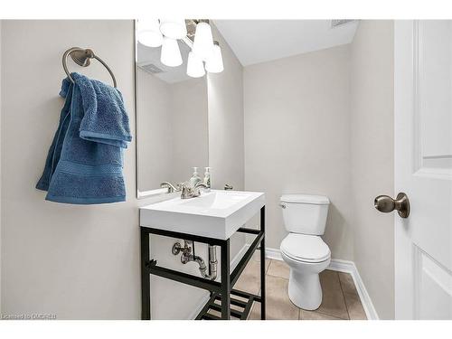 11-8 Eastview Avenue, Hamilton, ON - Indoor Photo Showing Bathroom