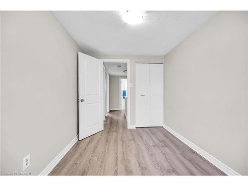 11-8 Eastview Avenue, Hamilton, ON - Indoor Photo Showing Other Room