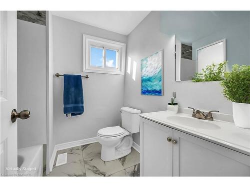 11-8 Eastview Avenue, Hamilton, ON - Indoor Photo Showing Bathroom