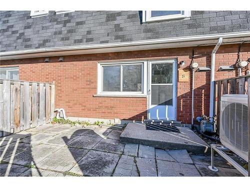 11-8 Eastview Avenue, Hamilton, ON - Outdoor With Exterior