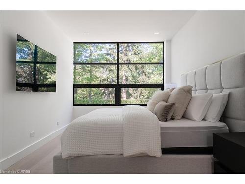 210 Chartwell Road, Oakville, ON - Indoor Photo Showing Bedroom