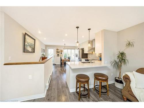 1043 Cawthra Road, Mississauga, ON - Indoor Photo Showing Kitchen