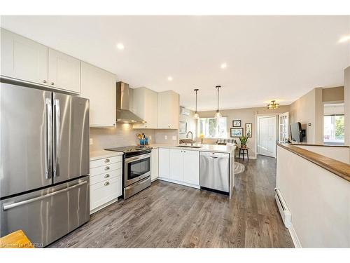 1043 Cawthra Road, Mississauga, ON - Indoor Photo Showing Kitchen With Upgraded Kitchen