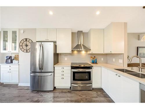 1043 Cawthra Road, Mississauga, ON - Indoor Photo Showing Kitchen With Double Sink