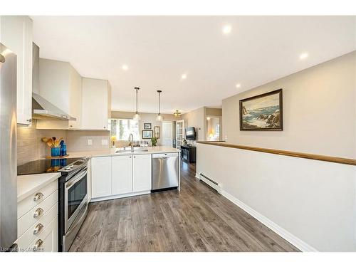 1043 Cawthra Road, Mississauga, ON - Indoor Photo Showing Kitchen With Upgraded Kitchen