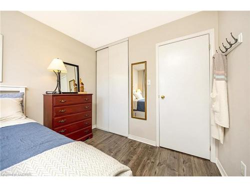 1043 Cawthra Road, Mississauga, ON - Indoor Photo Showing Bedroom