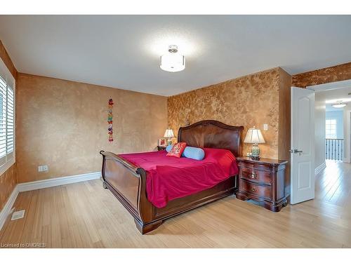 2452 Northridge Trail, Oakville, ON - Indoor Photo Showing Bedroom