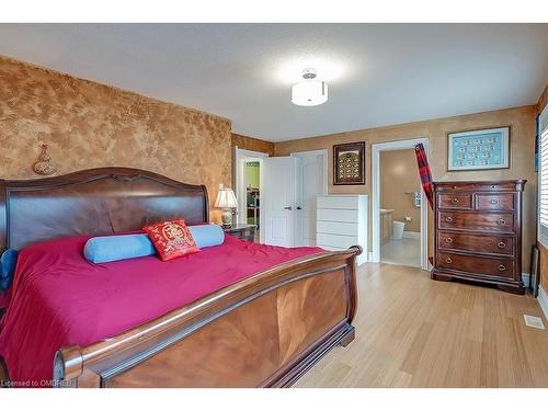 2452 Northridge Trail, Oakville, ON - Indoor Photo Showing Bedroom