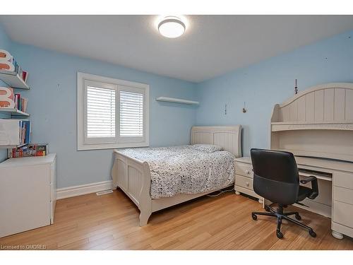 2452 Northridge Trail, Oakville, ON - Indoor Photo Showing Bedroom