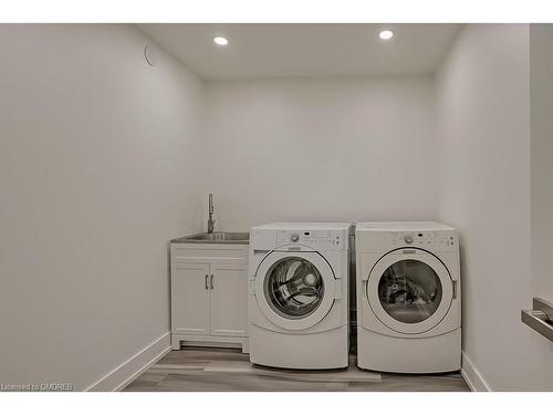 2452 Northridge Trail, Oakville, ON - Indoor Photo Showing Laundry Room