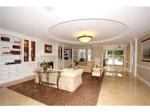 507-60 Old Mill Road, Oakville, ON - Indoor Photo Showing Living Room