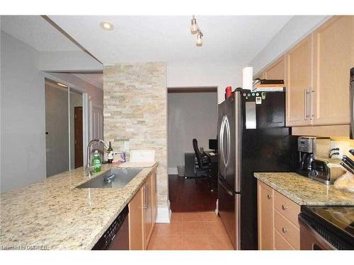 507-60 Old Mill Road, Oakville, ON - Indoor Photo Showing Kitchen