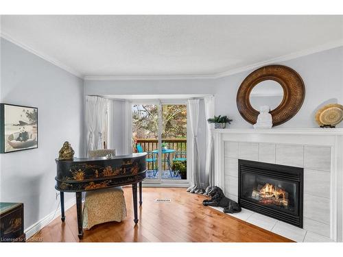 15-2155 Duncaster Drive, Burlington, ON - Indoor Photo Showing Living Room With Fireplace