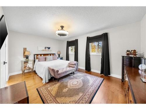 15-2155 Duncaster Drive, Burlington, ON - Indoor Photo Showing Bedroom