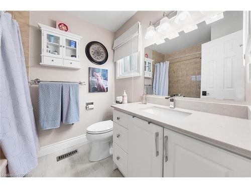 15-2155 Duncaster Drive, Burlington, ON - Indoor Photo Showing Bathroom