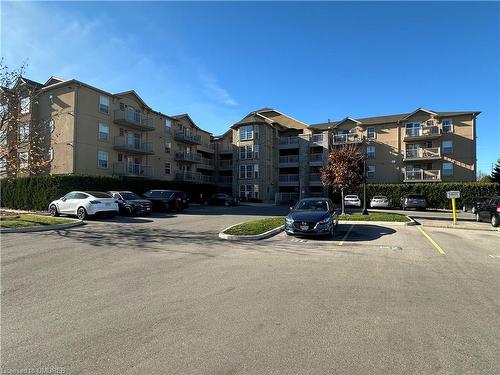 105-1490 Bishops Gate, Oakville, ON - Outdoor With Facade