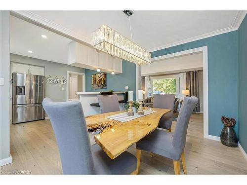 349 Delrex Boulevard, Halton Hills, ON - Indoor Photo Showing Dining Room