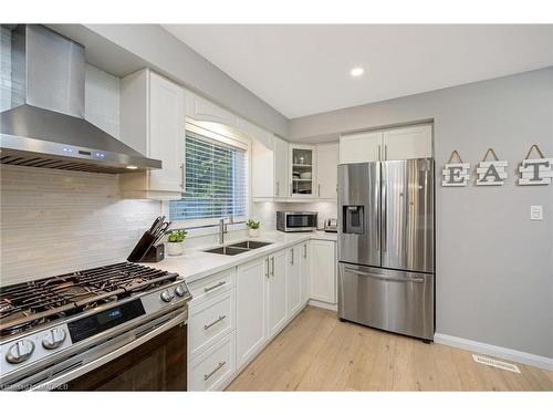 349 Delrex Boulevard, Halton Hills, ON - Indoor Photo Showing Kitchen With Stainless Steel Kitchen With Double Sink With Upgraded Kitchen