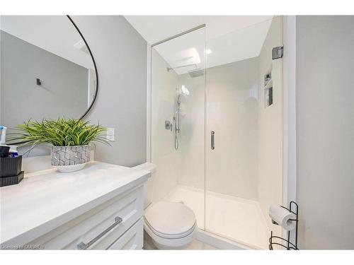 349 Delrex Boulevard, Halton Hills, ON - Indoor Photo Showing Bathroom