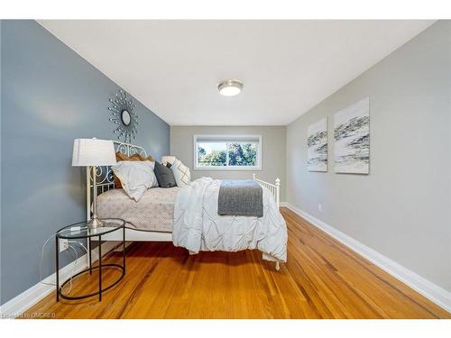 349 Delrex Boulevard, Halton Hills, ON - Indoor Photo Showing Bedroom