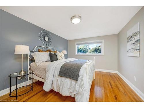 349 Delrex Boulevard, Halton Hills, ON - Indoor Photo Showing Bedroom