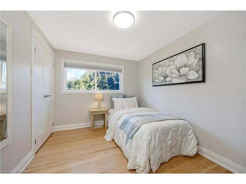 349 Delrex Boulevard, Halton Hills, ON - Indoor Photo Showing Bedroom