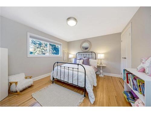 349 Delrex Boulevard, Halton Hills, ON - Indoor Photo Showing Bedroom