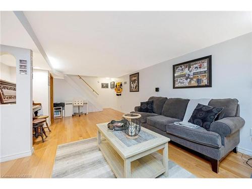 349 Delrex Boulevard, Halton Hills, ON - Indoor Photo Showing Living Room