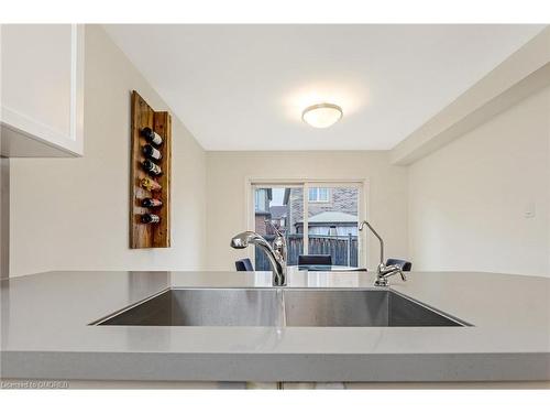 279 Leiterman Drive, Milton, ON - Indoor Photo Showing Kitchen