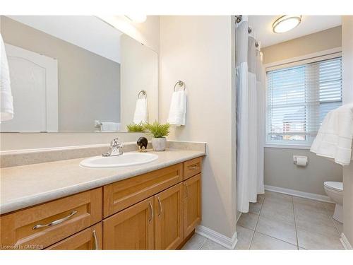 279 Leiterman Drive, Milton, ON - Indoor Photo Showing Bathroom