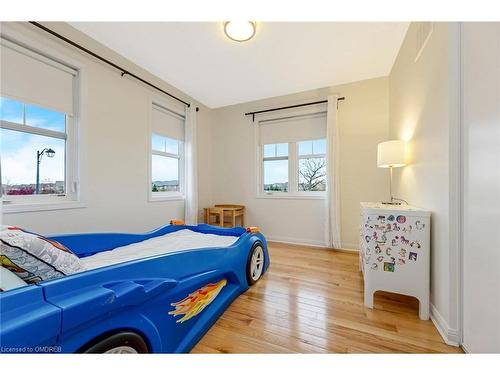 279 Leiterman Drive, Milton, ON - Indoor Photo Showing Bedroom