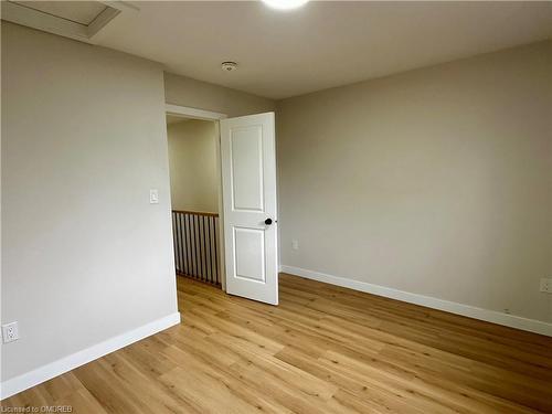 58B East 24Th Street, Hamilton, ON - Indoor Photo Showing Other Room