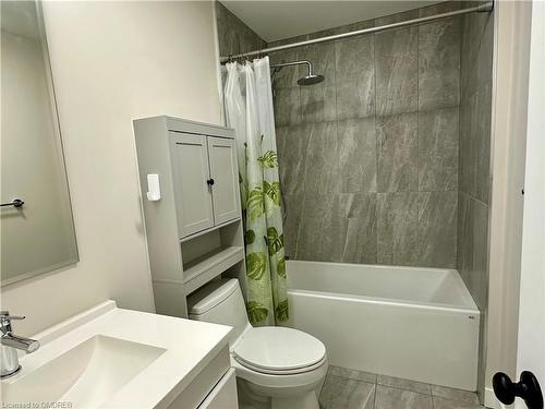 58B East 24Th Street, Hamilton, ON - Indoor Photo Showing Bathroom