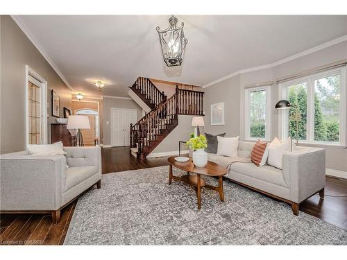 2184 Providence Road, Oakville, ON - Indoor Photo Showing Living Room