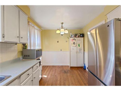 75 Maureen Avenue, Welland, ON - Indoor Photo Showing Kitchen