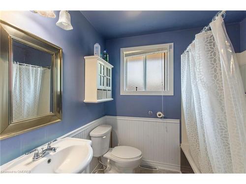 75 Maureen Avenue, Welland, ON - Indoor Photo Showing Bathroom