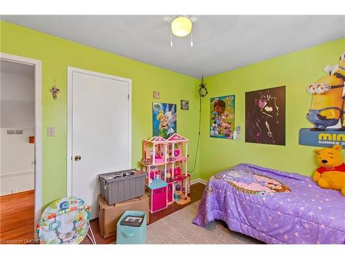 75 Maureen Avenue, Welland, ON - Indoor Photo Showing Bedroom