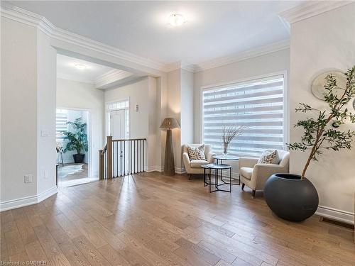 95 Viva Gardens Gardens, Oakville, ON - Indoor Photo Showing Living Room