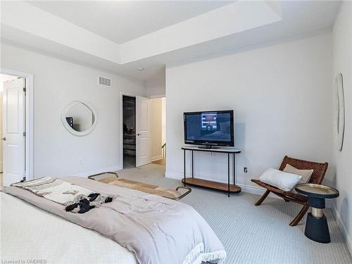 95 Viva Gardens Gardens, Oakville, ON - Indoor Photo Showing Bedroom