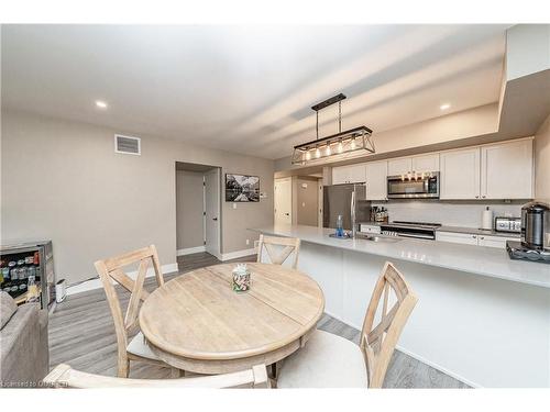 102-4 Tree Tops Lane, Huntsville, ON - Indoor Photo Showing Dining Room