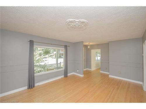 374 Spruce Street, Oakville, ON - Indoor Photo Showing Other Room