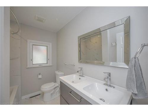 374 Spruce Street, Oakville, ON - Indoor Photo Showing Bathroom